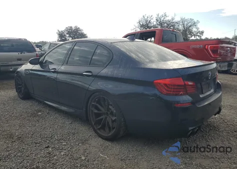 2014 BMW M5 из США, поврежденный, VIN WBSFV9C52ED097461